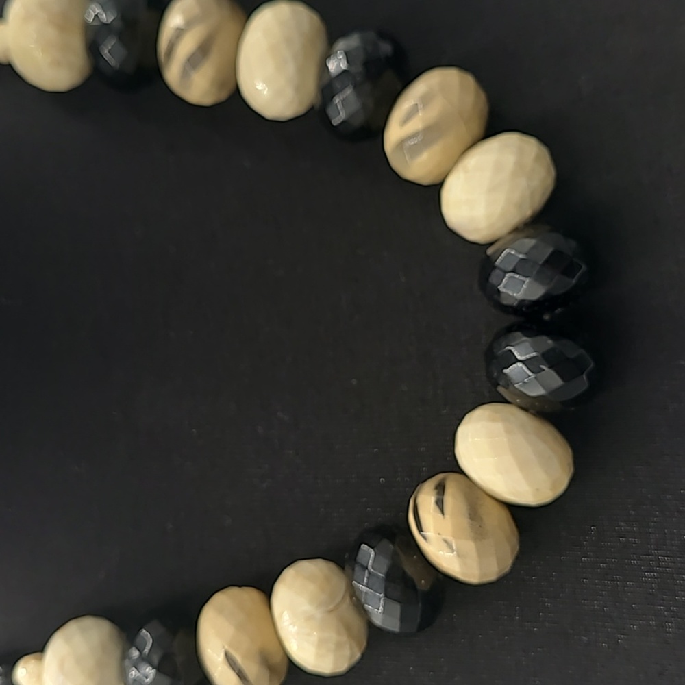Chunky Beaded Necklace-11" - Picture 2 of 4